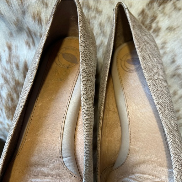 Lightly used tan lace wedge sandals - Picture 5 of 12